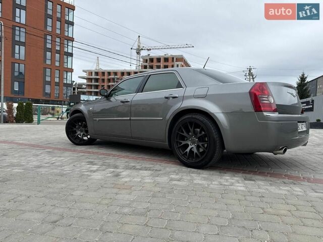 Серый Крайслер 300, объемом двигателя 3.52 л и пробегом 247 тыс. км за 11700 $, фото 25 на Automoto.ua