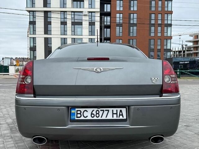 Серый Крайслер 300, объемом двигателя 3.52 л и пробегом 247 тыс. км за 11700 $, фото 33 на Automoto.ua