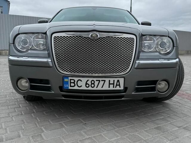 Серый Крайслер 300, объемом двигателя 3.52 л и пробегом 247 тыс. км за 11700 $, фото 31 на Automoto.ua