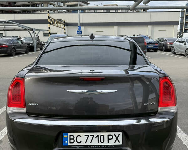 Сірий Крайслер 300, об'ємом двигуна 3.6 л та пробігом 149 тис. км за 12000 $, фото 4 на Automoto.ua