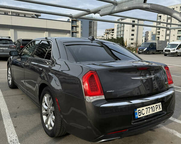 Сірий Крайслер 300, об'ємом двигуна 3.6 л та пробігом 149 тис. км за 12000 $, фото 5 на Automoto.ua