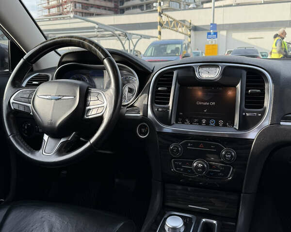 Сірий Крайслер 300, об'ємом двигуна 3.6 л та пробігом 149 тис. км за 12000 $, фото 23 на Automoto.ua