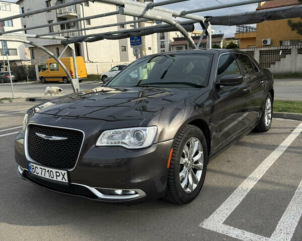 Сірий Крайслер 300, об'ємом двигуна 3.6 л та пробігом 149 тис. км за 12000 $, фото 2 на Automoto.ua