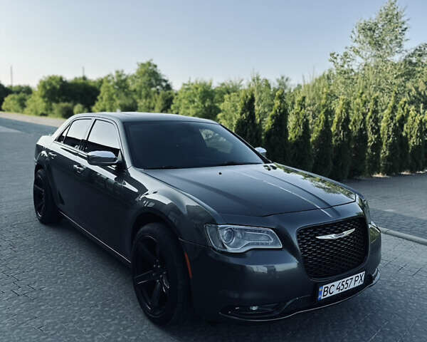 Серый Крайслер 300, объемом двигателя 3.6 л и пробегом 127 тыс. км за 18500 $, фото 15 на Automoto.ua