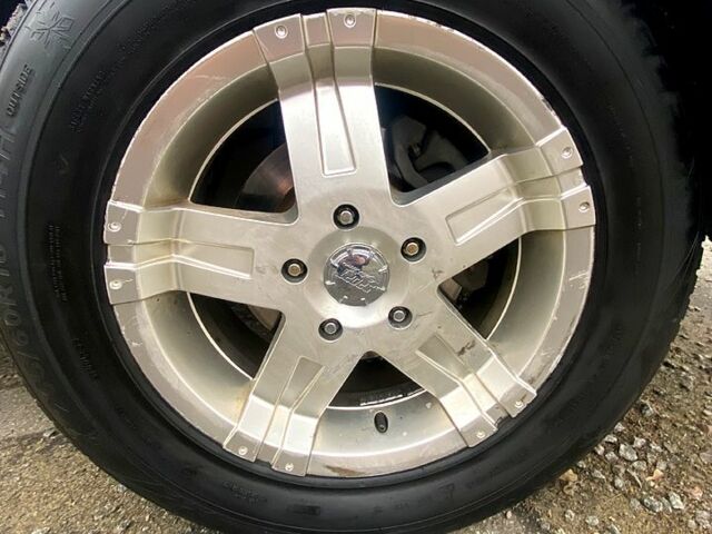 Серый Крайслер Аспен, объемом двигателя 5.7 л и пробегом 273 тыс. км за 11300 $, фото 12 на Automoto.ua