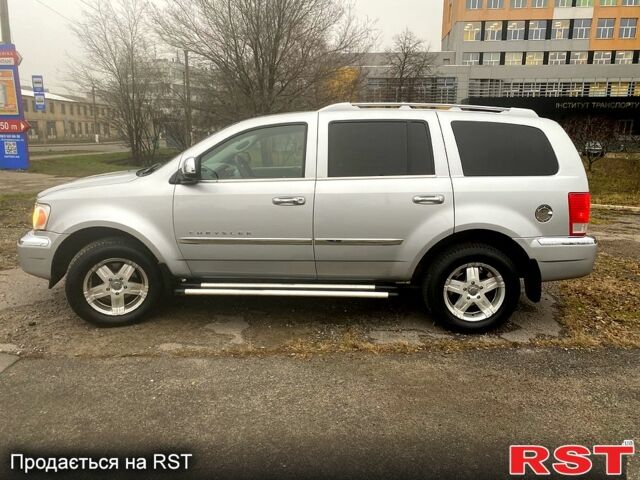 Серый Крайслер Аспен, объемом двигателя 5.7 л и пробегом 273 тыс. км за 11300 $, фото 5 на Automoto.ua