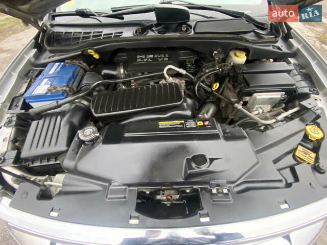 Серый Крайслер Аспен, объемом двигателя 5.65 л и пробегом 273 тыс. км за 11300 $, фото 15 на Automoto.ua