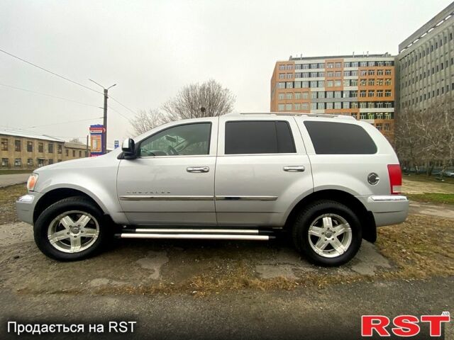 Серый Крайслер Аспен, объемом двигателя 5.7 л и пробегом 273 тыс. км за 11300 $, фото 2 на Automoto.ua