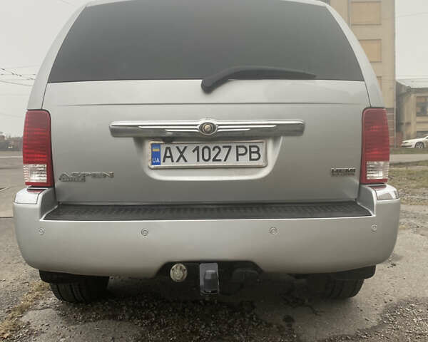 Серый Крайслер Аспен, объемом двигателя 5.65 л и пробегом 273 тыс. км за 11300 $, фото 3 на Automoto.ua