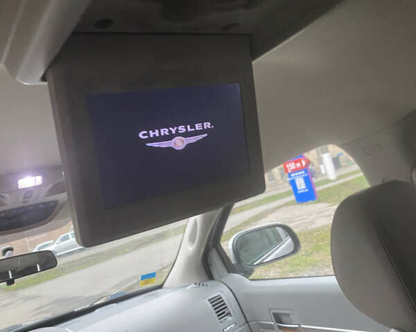 Серый Крайслер Аспен, объемом двигателя 5.65 л и пробегом 273 тыс. км за 11300 $, фото 19 на Automoto.ua