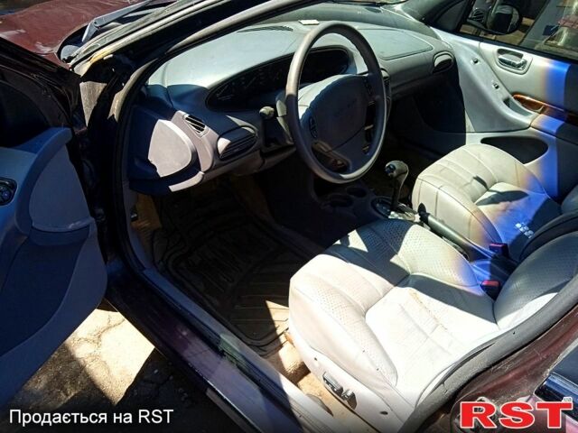 Крайслер Cirrus, об'ємом двигуна 2.5 л та пробігом 0 тис. км за 1800 $, фото 3 на Automoto.ua