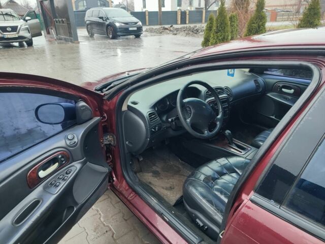 Красный Крайслер Конкорд, объемом двигателя 3.2 л и пробегом 300 тыс. км за 1558 $, фото 7 на Automoto.ua