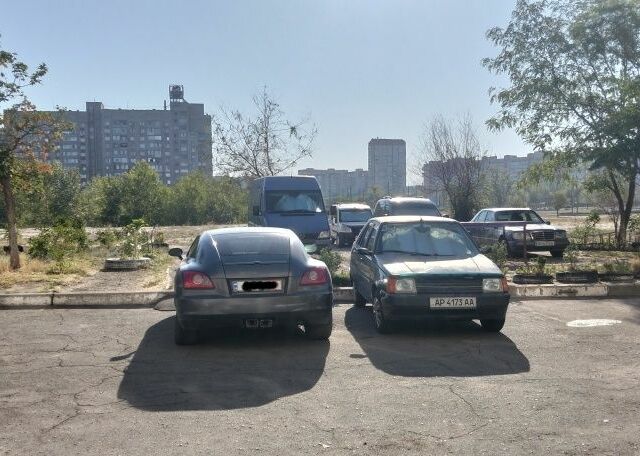 Серый Крайслер Кроссфайр, объемом двигателя 3 л и пробегом 250 тыс. км за 2738 $, фото 3 на Automoto.ua