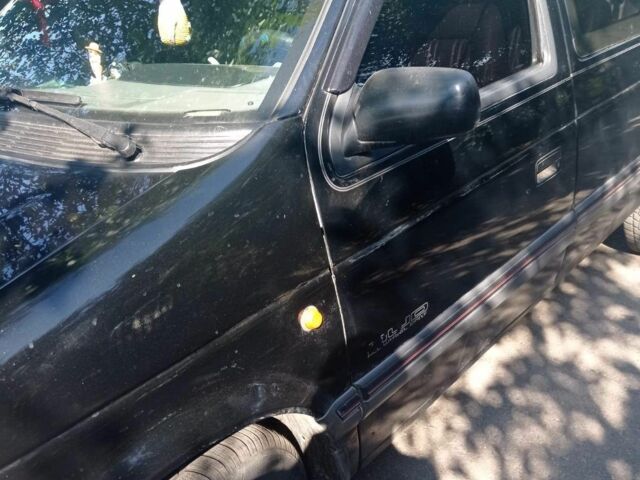 Черный Крайслер Другая, объемом двигателя 3.3 л и пробегом 350 тыс. км за 3004 $, фото 4 на Automoto.ua