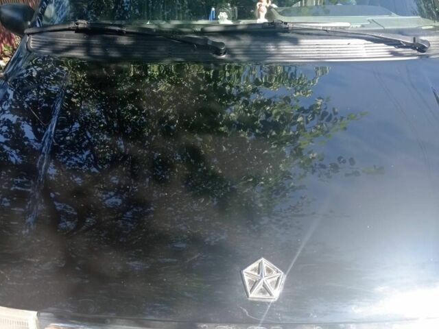 Черный Крайслер Другая, объемом двигателя 3.3 л и пробегом 350 тыс. км за 3004 $, фото 3 на Automoto.ua