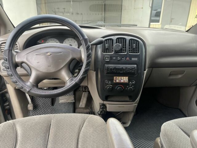 Серый Крайслер Другая, объемом двигателя 2.4 л и пробегом 220 тыс. км за 2000 $, фото 2 на Automoto.ua