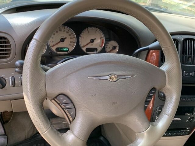 Белый Крайслер Гранд Вояджер, объемом двигателя 2.8 л и пробегом 340 тыс. км за 63000 $, фото 21 на Automoto.ua