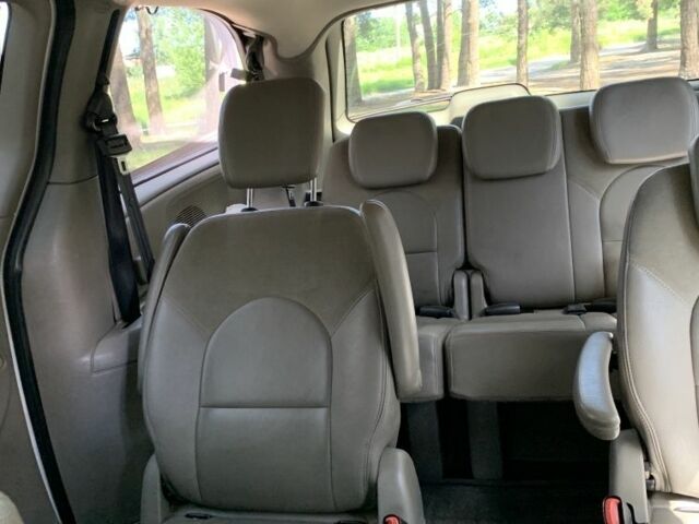 Белый Крайслер Гранд Вояджер, объемом двигателя 2.8 л и пробегом 340 тыс. км за 63000 $, фото 22 на Automoto.ua