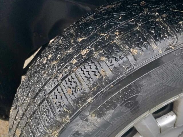 Черный Крайслер Гранд Вояджер, объемом двигателя 2.5 л и пробегом 276 тыс. км за 1593 $, фото 9 на Automoto.ua