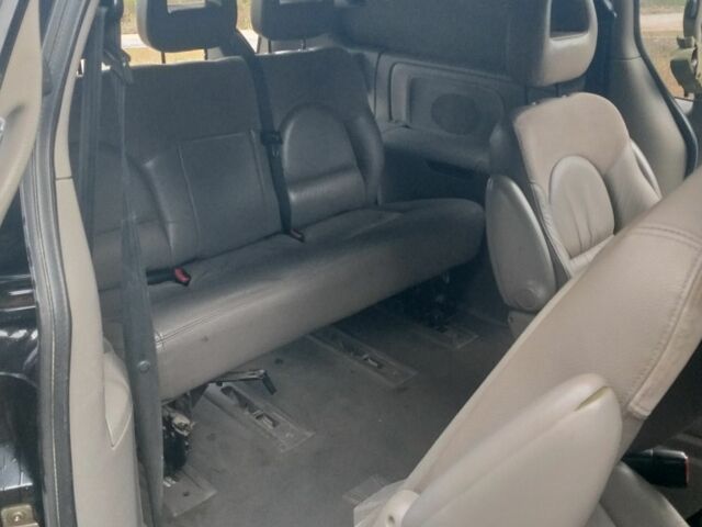 Черный Крайслер Гранд Вояджер, объемом двигателя 2.5 л и пробегом 276 тыс. км за 1593 $, фото 13 на Automoto.ua