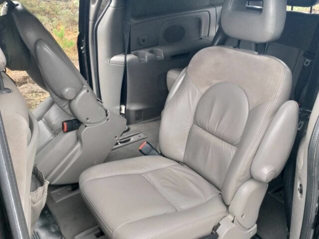 Черный Крайслер Гранд Вояджер, объемом двигателя 2.5 л и пробегом 276 тыс. км за 1593 $, фото 14 на Automoto.ua