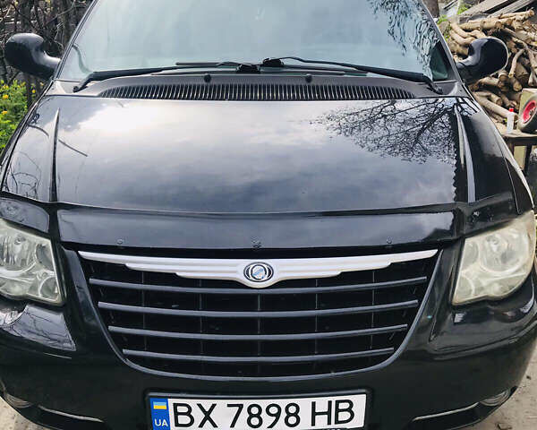 Чорний Крайслер Grand Voyager, об'ємом двигуна 2.8 л та пробігом 350 тис. км за 4800 $, фото 15 на Automoto.ua