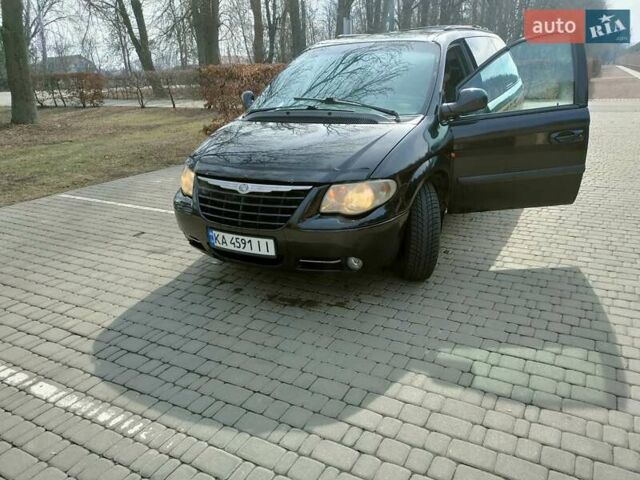 Чорний Крайслер Grand Voyager, об'ємом двигуна 2.8 л та пробігом 370 тис. км за 4800 $, фото 1 на Automoto.ua