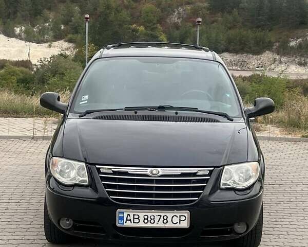 Крайслер Гранд Вояджер 2005 в Могилев-Подольском на Automoto.ua Черный Крайслер Гранд Вояджер, объемом двигателя 2.8 л и пробегом 280 тыс. км за 5900 $, фото 2 на Automoto.ua