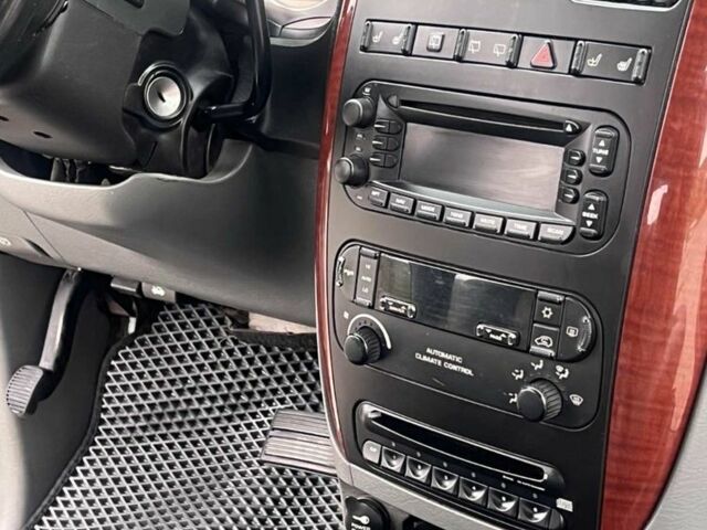 Крайслер Гранд Вояджер 2005 в Могилев-Подольском на Automoto.ua Черный Крайслер Гранд Вояджер, объемом двигателя 2.8 л и пробегом 280 тыс. км за 5900 $, фото 7 на Automoto.ua