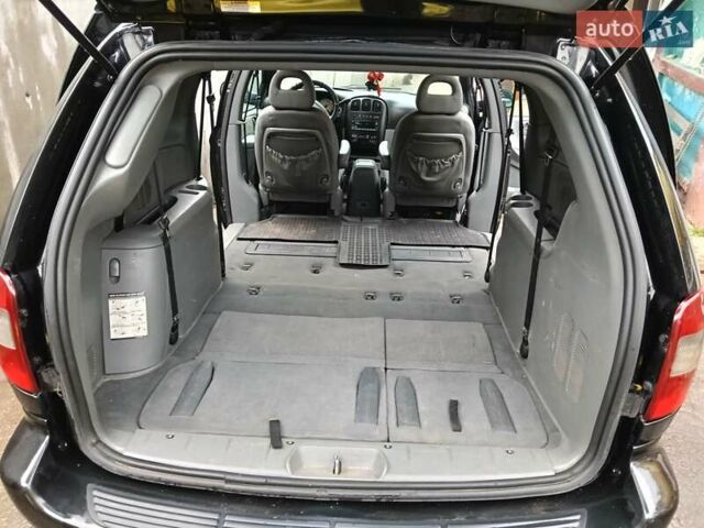 Черный Крайслер Гранд Вояджер, объемом двигателя 2.78 л и пробегом 326 тыс. км за 5000 $, фото 14 на Automoto.ua