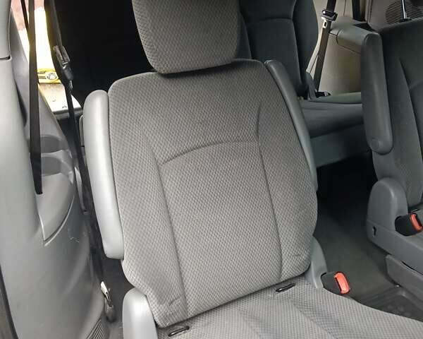 Черный Крайслер Гранд Вояджер, объемом двигателя 2.78 л и пробегом 326 тыс. км за 5000 $, фото 4 на Automoto.ua