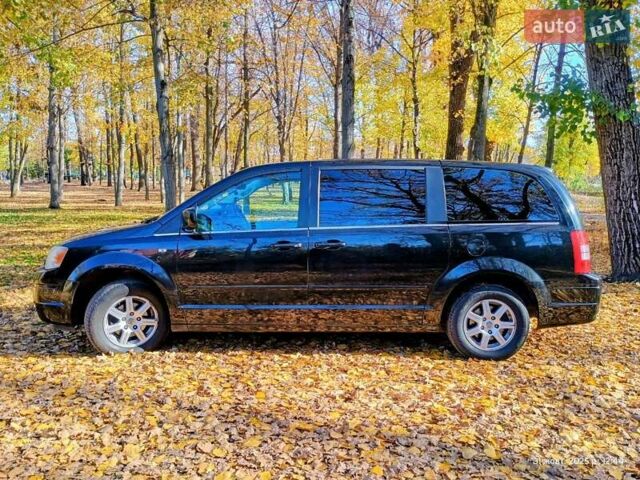 Чорний Крайслер Grand Voyager, об'ємом двигуна 2.78 л та пробігом 300 тис. км за 9100 $, фото 5 на Automoto.ua