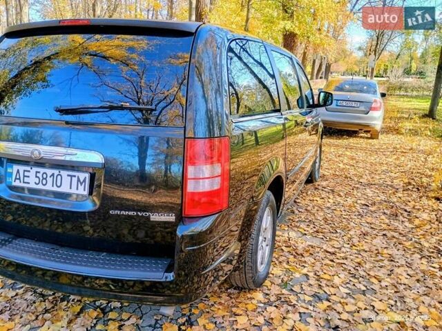 Чорний Крайслер Grand Voyager, об'ємом двигуна 2.78 л та пробігом 300 тис. км за 9100 $, фото 3 на Automoto.ua