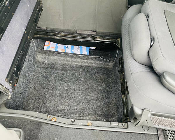 Черный Крайслер Гранд Вояджер, объемом двигателя 2.78 л и пробегом 415 тыс. км за 11700 $, фото 11 на Automoto.ua