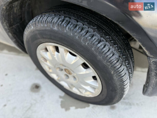 Черный Крайслер Гранд Вояджер, объемом двигателя 2.5 л и пробегом 320 тыс. км за 2999 $, фото 23 на Automoto.ua