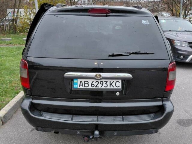 Черный Крайслер Гранд Вояджер, объемом двигателя 2.8 л и пробегом 334 тыс. км за 6000 $, фото 4 на Automoto.ua