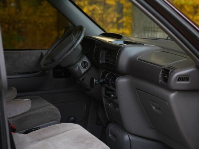 Крайслер Grand Voyager 1993 у Вінниці на Automoto.ua Червоний Крайслер Grand Voyager, об'ємом двигуна 2.5 л та пробігом 260 тис. км за 3600 $, фото 7 на Automoto.ua