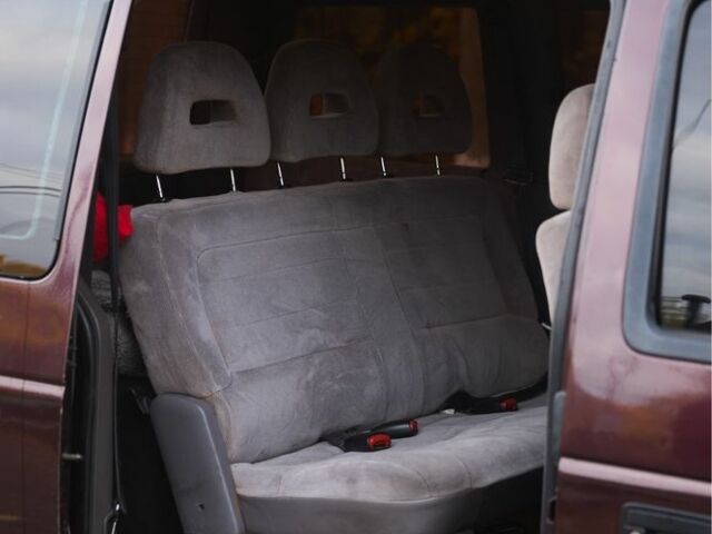 Крайслер Grand Voyager 1993 у Вінниці на Automoto.ua Червоний Крайслер Grand Voyager, об'ємом двигуна 2.5 л та пробігом 260 тис. км за 3600 $, фото 5 на Automoto.ua