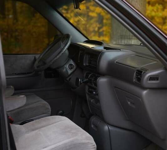 Крайслер Гранд Вояджер 1993 в Виннице на Automoto.ua Красный Крайслер Гранд Вояджер, объемом двигателя 2.5 л и пробегом 260 тыс. км за 3600 $, фото 6 на Automoto.ua