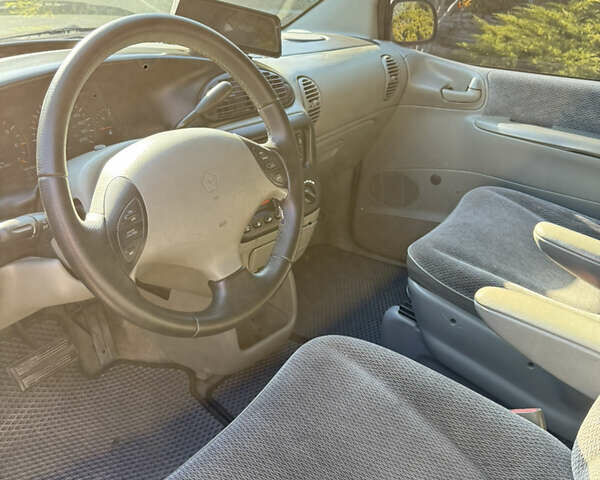 Крайслер Grand Voyager, об'ємом двигуна 3.3 л та пробігом 200 тис. км за 4500 $, фото 11 на Automoto.ua
