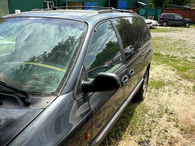 Крайслер Гранд Вояджер, объемом двигателя 2.5 л и пробегом 392 тыс. км за 3100 $, фото 2 на Automoto.ua