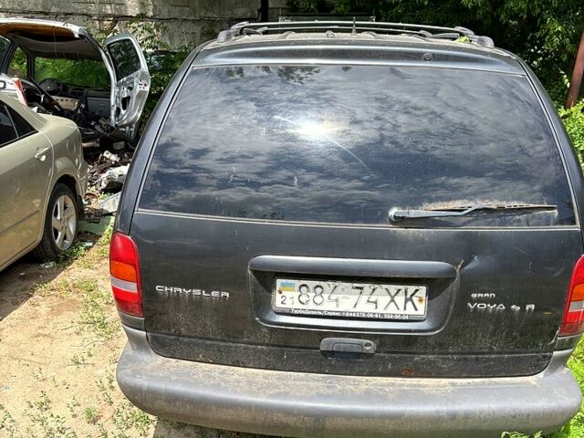 Крайслер Гранд Вояджер, объемом двигателя 2.5 л и пробегом 392 тыс. км за 3100 $, фото 3 на Automoto.ua