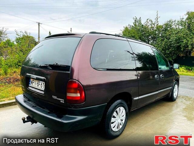 Крайслер Гранд Вояджер, объемом двигателя 2.5 л и пробегом 425 тыс. км за 1500 $, фото 8 на Automoto.ua