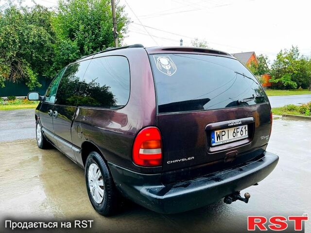 Крайслер Гранд Вояджер, объемом двигателя 2.5 л и пробегом 425 тыс. км за 1500 $, фото 5 на Automoto.ua