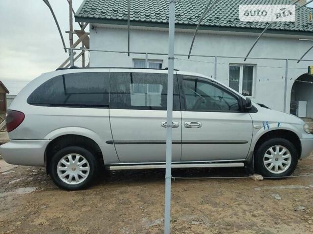 Крайслер Grand Voyager, об'ємом двигуна 2.5 л та пробігом 300 тис. км за 4100 $, фото 5 на Automoto.ua