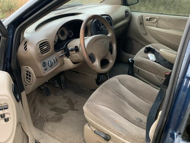 Крайслер Grand Voyager, об'ємом двигуна 2.5 л та пробігом 450 тис. км за 2000 $, фото 5 на Automoto.ua