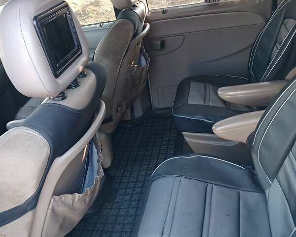 Крайслер Grand Voyager, об'ємом двигуна 2.5 л та пробігом 280 тис. км за 3700 $, фото 5 на Automoto.ua