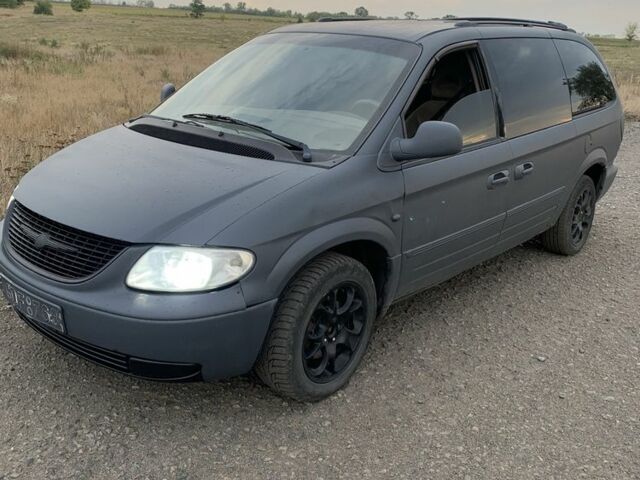 Крайслер Grand Voyager, об'ємом двигуна 2.5 л та пробігом 450 тис. км за 2000 $, фото 3 на Automoto.ua