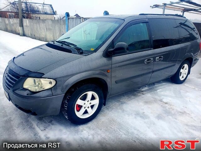 Крайслер Grand Voyager, об'ємом двигуна 2.8 л та пробігом 293 тис. км за 6500 $, фото 9 на Automoto.ua