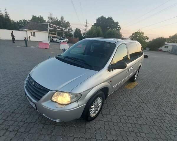 Крайслер Гранд Вояджер, объемом двигателя 2.8 л и пробегом 200 тыс. км за 5300 $, фото 3 на Automoto.ua